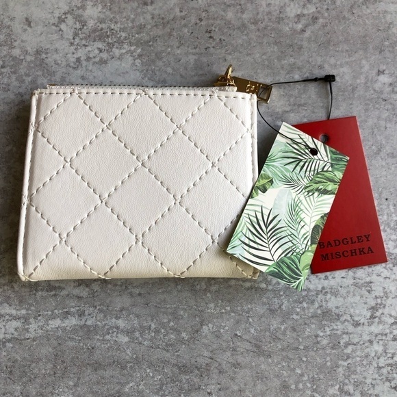 Badgley Mischka White Short Card Wallet NWT - Picture 7 of 8